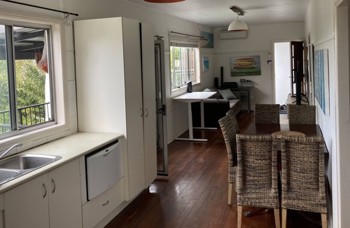 East Ballina Apartamento | 2 bed, pet friendly Sea Views Apartment, Wi-Fi, BBQ, court yard