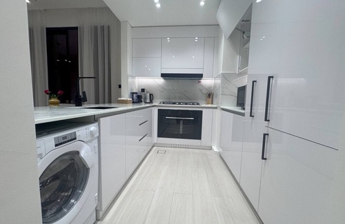 Jumeirah Village Apartamento | 2 Bed, Private Pool, Big Terrace, Solysian Stay