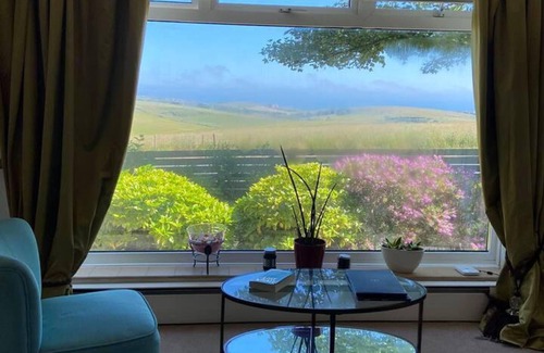 Woodingdean Casa | 2 Bed Retreat With Amazing Sea Views in Brighton