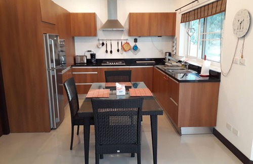 Thai Mueang Villa | Habitación de 2 camas para 4 personas.