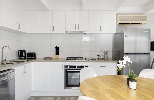 Rosebud Apartamento | 2-Bed Rosebud Apartment with BBQ & Garden