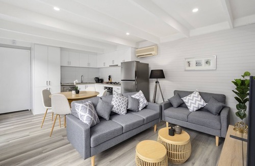 Rosebud Apartamento | 2-Bed Rosebud Apartment with BBQ & Garden