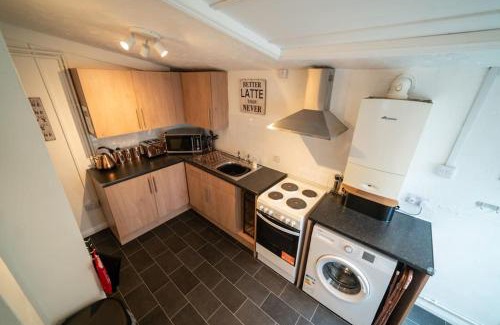 Haverfordwest Casa | 2 Bed Sleeps 4 Central Haverfordwest Town House
