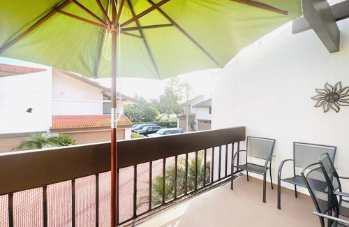 East Beach Condominio | 2 bed spacious condo steps from beach + pool!