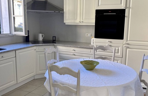 St.-Remy-de-Provence Casa | Cómoda casa de pueblo en desarrollo exclusivo - 3 minutos a pie del centro de St. Movimiento rápido del ojo