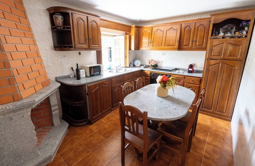 Tarouquela Cabaña | 2-bedr. farm with garden near Praia Fluvial and Cinfães in Tarouquela/With key safe