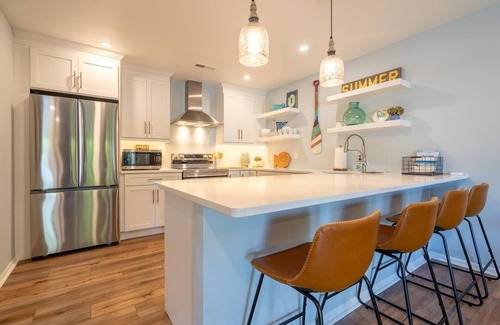 Village Green Casa | 2 bedroom 1.5 bath home 8 blocks to beach - Sleeps 4