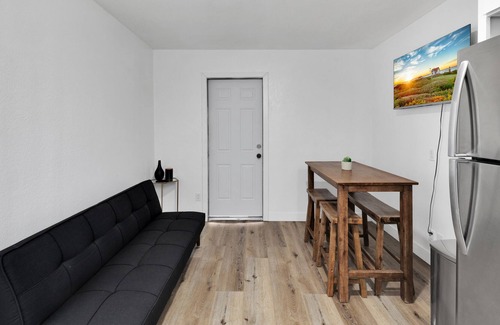 Oxnard Apartamento | 2 bedroom 1 bath guesthouse