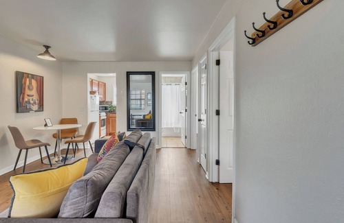 West End Apartamento | 2 Bedroom 1 Bath Near Downtown!
