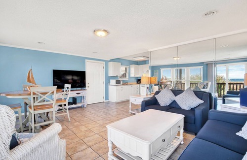 Tybee Island Condominio | 2 bedroom 1 bath ocean front condo