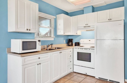 Tybee Island Condominio | 2 bedroom 1 bath ocean front condo