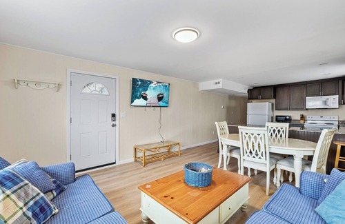 Fenwick Island Condominio | 2 Bedroom, 1 Bath, Senior Week and Groups welcome
