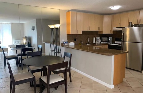 Diamond Head - Kapahulu - St. Louis Condominio | 2 bedroom 1 bathroom, walk to world famous Waikiki beach only 0.3mi