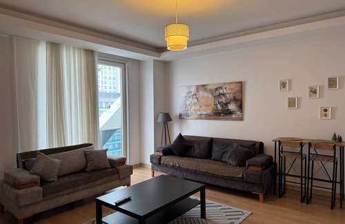 Esenyurt Apartamento | 2 Bedroom 1 Living roombig apartment with AC, WiFi,Free Parking