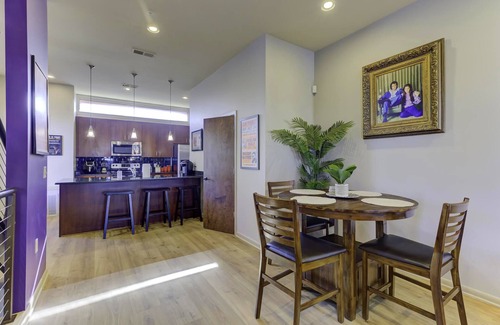 Downtown Memphis Condominio | 2 habitaciones / 2. 5 baños Memphis Condo - ¡Excelente ubicación en el centro!