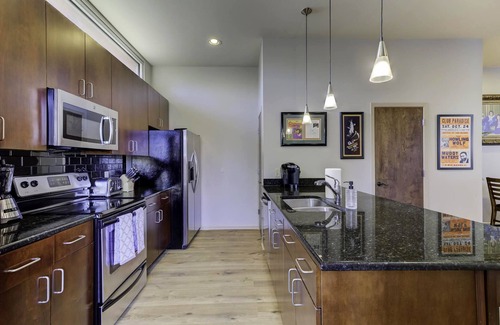 Downtown Memphis Condominio | 2 habitaciones / 2. 5 baños Memphis Condo - ¡Excelente ubicación en el centro!