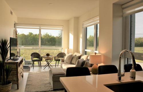 Innisfil Apartamento | 2 bedroom 2 bath Aquarius, Friday Harbour, Innisfil, Barrie