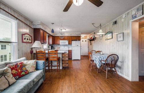 Frankford Condominio | 2 dormitorios, 2 baños condominio con piscina comunitaria 5 minutos en coche de la playa!