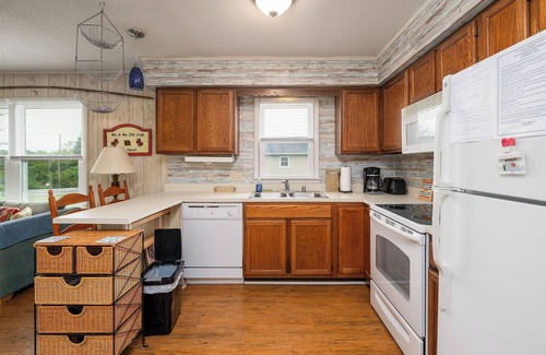 Frankford Condominio | 2 dormitorios, 2 baños condominio con piscina comunitaria 5 minutos en coche de la playa!