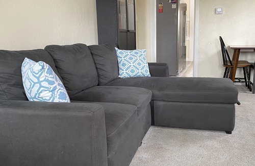 Alameda Casa | 2 bedroom 2 bath house in Alameda with free parking
