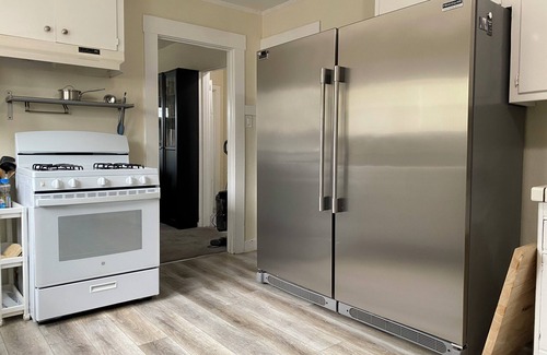 Alameda Casa | 2 bedroom 2 bath house in Alameda with free parking