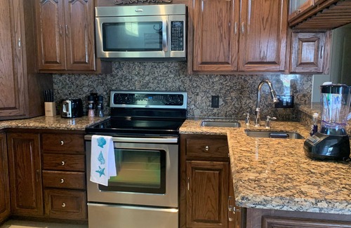 Port Isabel Cabaña | 2 Bedroom 2 Bath Long Island Village Family Cottage