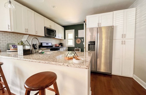 Royal Oak Casa | 2-bedroom 2 bath Oasis in Royal Oak with Office, Gym, WiFi