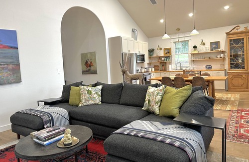 Johnson City Casa | 2 bedroom/2 bath stone farmhouse overlooking hill country creek on 50 acres