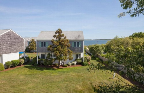 West Yarmouth Apartamento | 2 Bedroom 2 Bath Townhouse, Green Harbor Resort, Rental Bikes, Garden