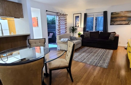 West Beach Condominio | 2 bedroom 2 bath West Beach private laundry