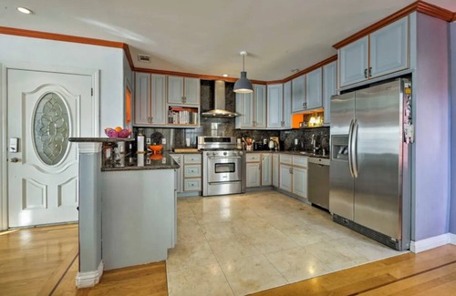 Outer Richmond Casa | 2 Bedroom/2 Bathroom Stylish Designer Flat