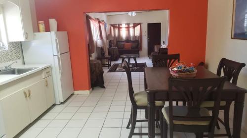 Estate Marys Fancy Casa | 2 Bedroom 2 Bathroom House Centrally Located