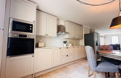Vaugines Apartamento | 2 Bedroom, 2 Bathroom Apartment near Lourmarin - Apartment 1
