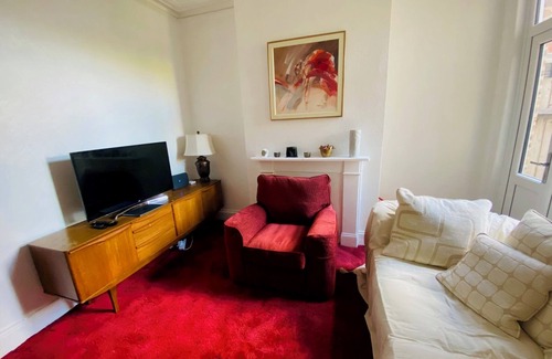 Duckett's Green Casa | 2 bedroom / 2 bathroom house close to public transport