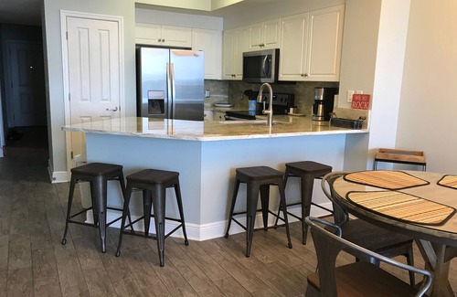 Miramar Beach Condominio | Tarifas reducidas! - 2 habitaciones / 2 baños con literas; Servicio de playa