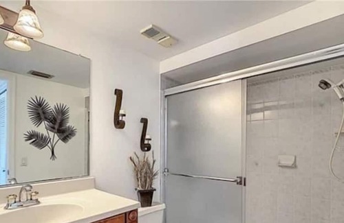 Casa del Mar Apartamento | 2 Bedroom 654965 by Houzlet