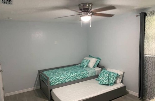 Parrish Apartamento | 2 Bedroom 784218 by Houzlet