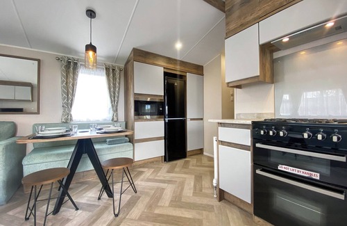 Weston-super-Mare Cabaña | 2 bedroom accommodation in Kewstoke, near Weston-Super-Mare