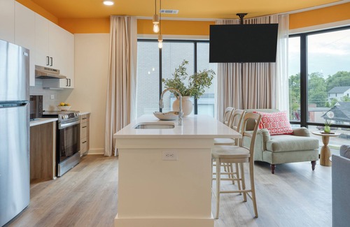 12 South Condominio | 2 Bedroom Accessible Hotel Suite in 12South!