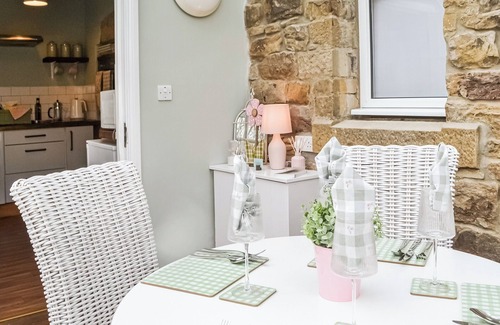 Hallington Cabaña | 2 bedroom accommodation in East Woodburn