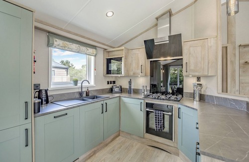 Woodhall Spa Chalet De Esquí | Luxury new lodge on the Oak View development with a spacious and open plan living and kitchen area.