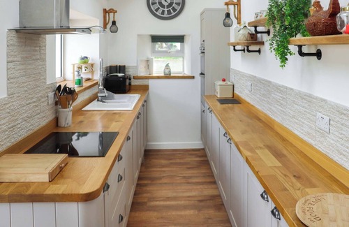 Llanfyrnach Cabaña | 2 bedroom accommodation in Llanfyrnach