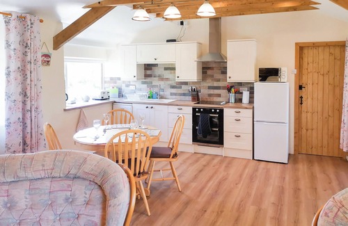 Caernarfon Cabaña | 2 bedroom accommodation in Carmel, near Caernarfon