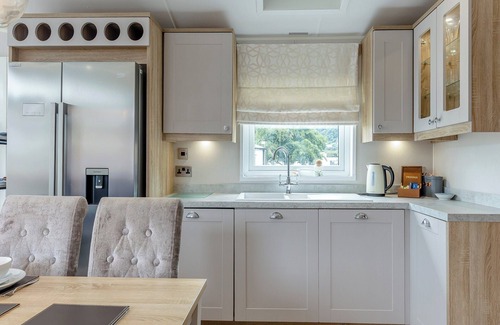Pendine Cabaña | 2 bedroom accommodation in Pendine, near Laugharne and Llansteffan