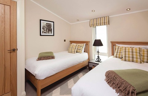 Little Weighton Cabina | 2 bedroom accommodation in Little Weighton, Nr Beverley