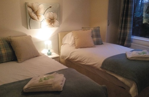 Little Weighton Cabina | 2 bedroom accommodation in Little Weighton, Nr Beverley