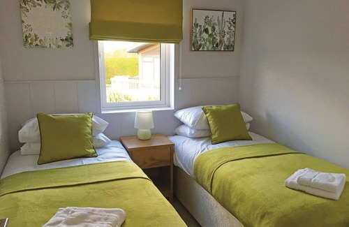 Little Weighton Cabina | 2 bedroom accommodation in Little Weighton, Nr Beverley