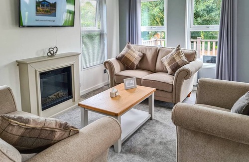 Little Weighton Cabina | 2 bedroom accommodation in Little Weighton, Nr Beverley