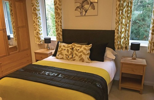 Little Weighton Cabina | 2 bedroom accommodation in Little Weighton, Nr Beverley