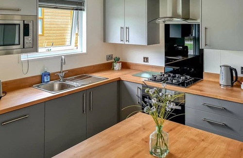 Little Weighton Cabina | 2 bedroom accommodation in Little Weighton, Nr Beverley